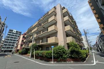 朝日プラザ王子の外観（南西側から）