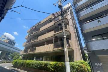 朝日プラザ王子の外観(南東側から)