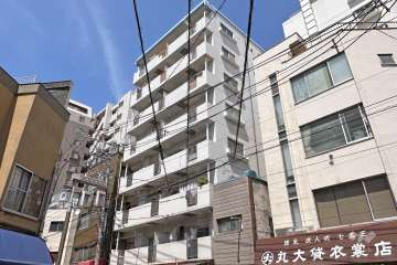 マンション初穂赤羽の外観（南西側から）