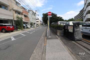 敷地北西側の前面道路　