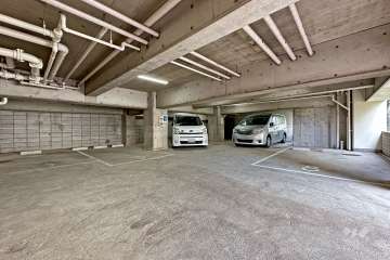 敷地内駐車場（屋内平面式）