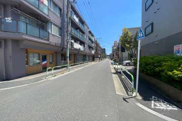 敷地南側の前面道路　