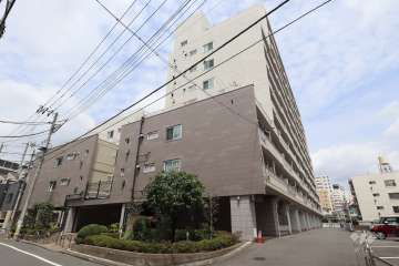 東十条ビルの外観（2号棟の南東側から）　