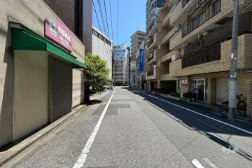 敷地北西側の前面道路