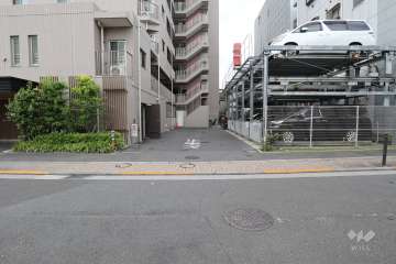 駐車場の出入り口　