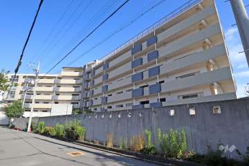 アゼスト豊中エアレジデンスの外観（北西側から）