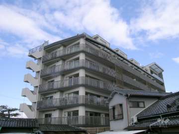 外観（南西側から）