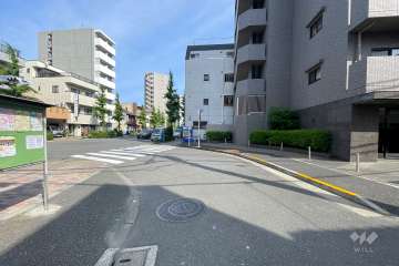 敷地北東側の前面道路　