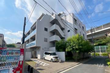 クリオラベルヴィ王子の外観（北西側から）