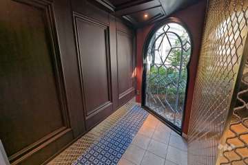 エントランスホール