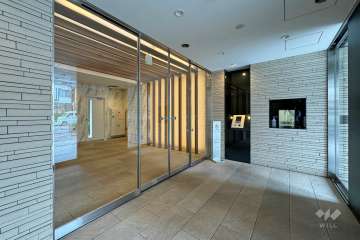 エントランスはオートロック付きです。