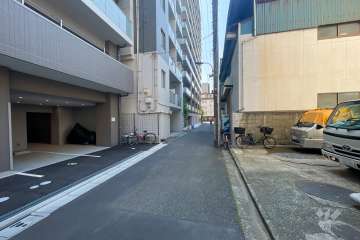 敷地南西側の前面道路