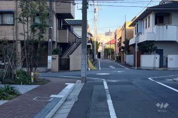 敷地南側の前面道路