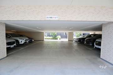 敷地内駐車場（屋内平面式）