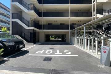 駐車場の出入り口　