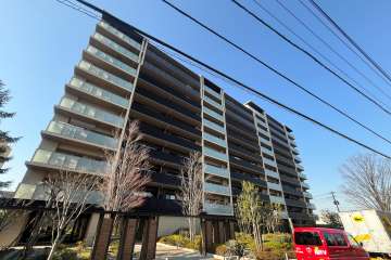 ザ・パークハウスオイコス赤羽志茂フォーススクエアの外観(南西側から)