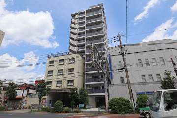 リビオレゾン西日暮里の外観（南側から）