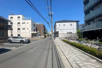 敷地北側の前面道路