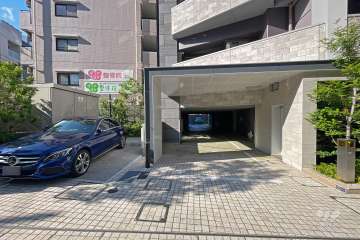 駐車場の出入り口