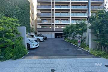 敷地内駐車場（屋外平面式・屋内平面式）