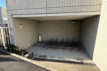 屋内に設けられた駐輪場