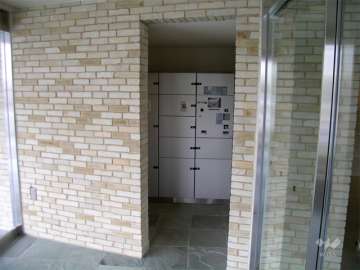 エントランスにある宅配ボックス