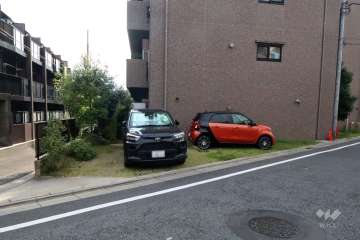 敷地内駐車場（屋外平面式）