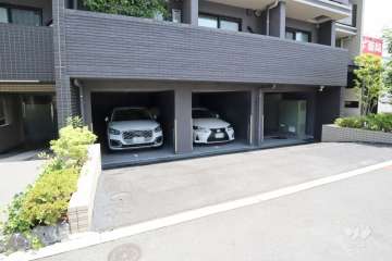 敷地内駐車場（屋内平面式）　