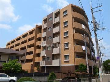 グランアッシュ伊丹北本町の外観（南東側から）