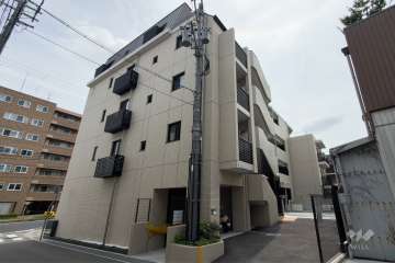 ワコーレフェリズ西岡本マンションの外観（北東側から）