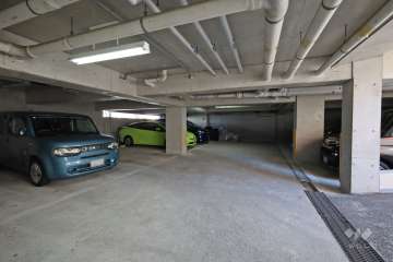 敷地内駐車場（屋内平面式）