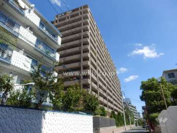 コスモシティ神戸本山の外観（南西側から）