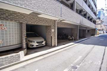 駐車場の出入口