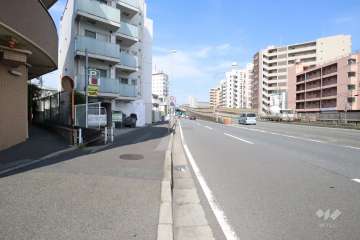 敷地南東側の前面道路　