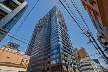 プレサンスレジェンド堺筋本町タワーの外観（南西側から）