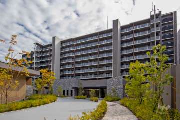 レ・ジェイドシティ千里藤白台 イーストレジデンスの外観（西側から）