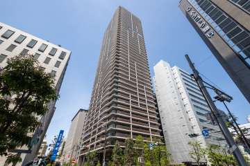 ローレルタワー堺筋本町の外観（南東側から）