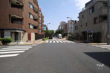 敷地南西側の前面道路