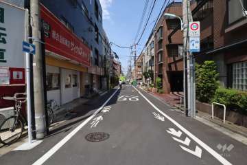 敷地北西側の前面道路