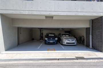 敷地内駐車場（屋内平面式）