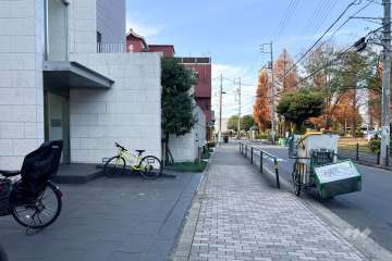 敷地北側の前面道路