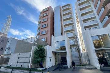 ライオンズ梅島デュオパレットB棟の外観（北西側から）