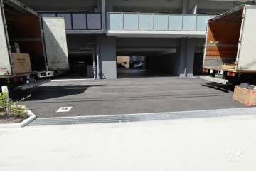 駐車場の出入口