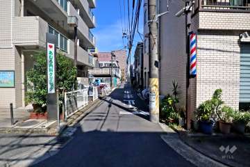 敷地北側の前面道路