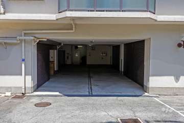 駐車場の出入り口・敷地内駐車場（屋内平面式）