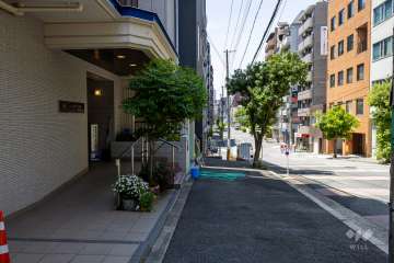 敷地北側の前面道路（東側から）