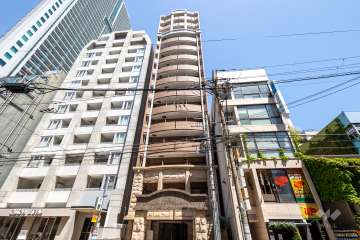 プレサンス本町プライムの外観（南東側から）