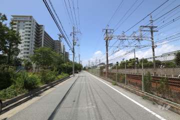 敷地北側の前面道路