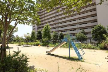 敷地北側にある『杭の本公園（提供公園）』