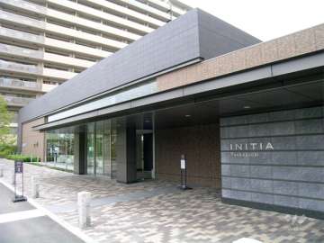 イニシア塚口（ノースフィールド）のエントランス